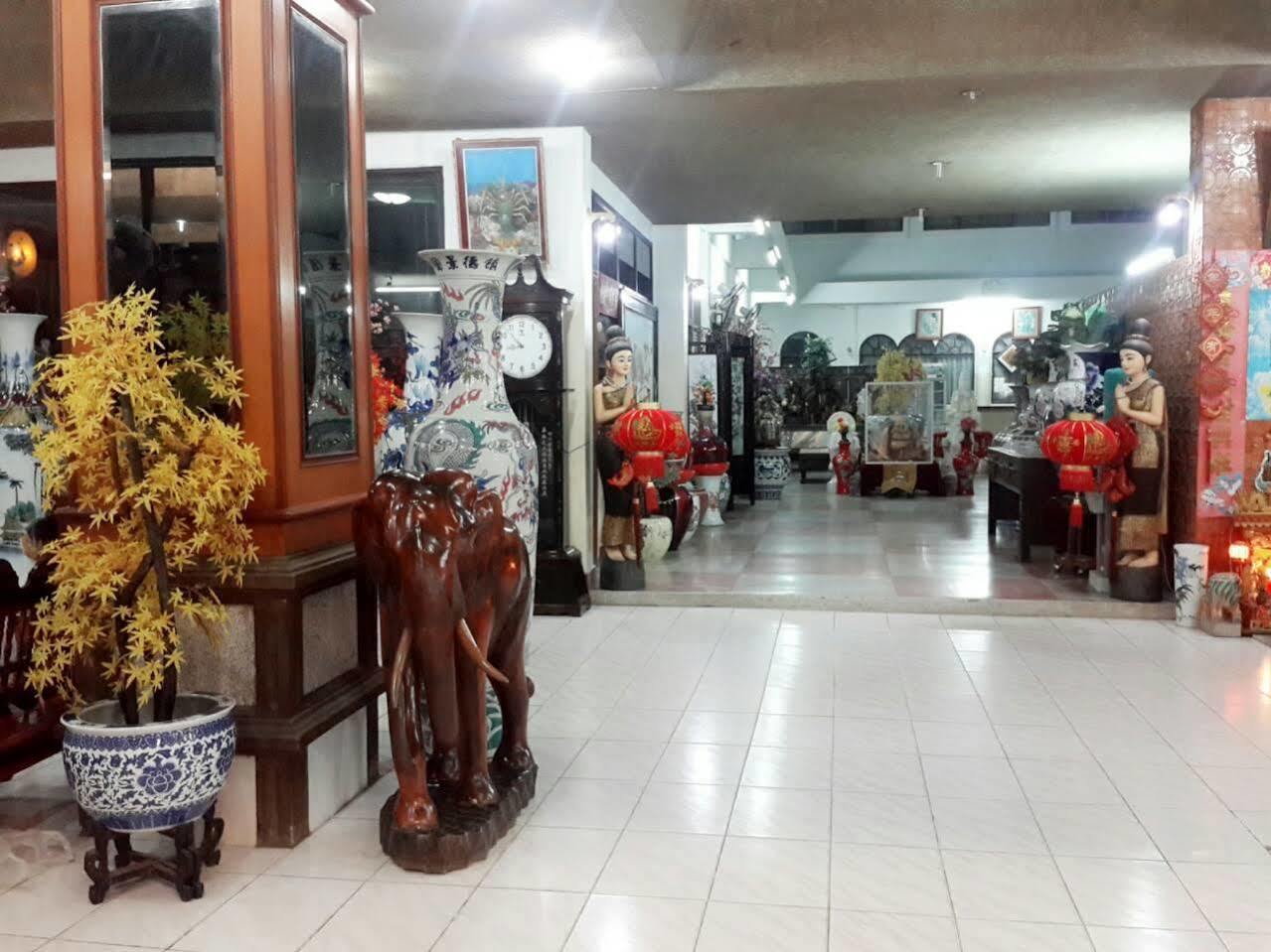 Thairungruang Hotel Surat Thani Exterior foto